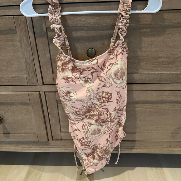 Agua Bendita x Target Romantic Floral Print Size M worn 1x - Picture 2 of 6